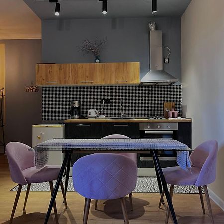 To The Mood Apartment Tbilisi Bagian luar foto