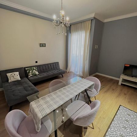 To The Mood Apartment Tbilisi Bagian luar foto