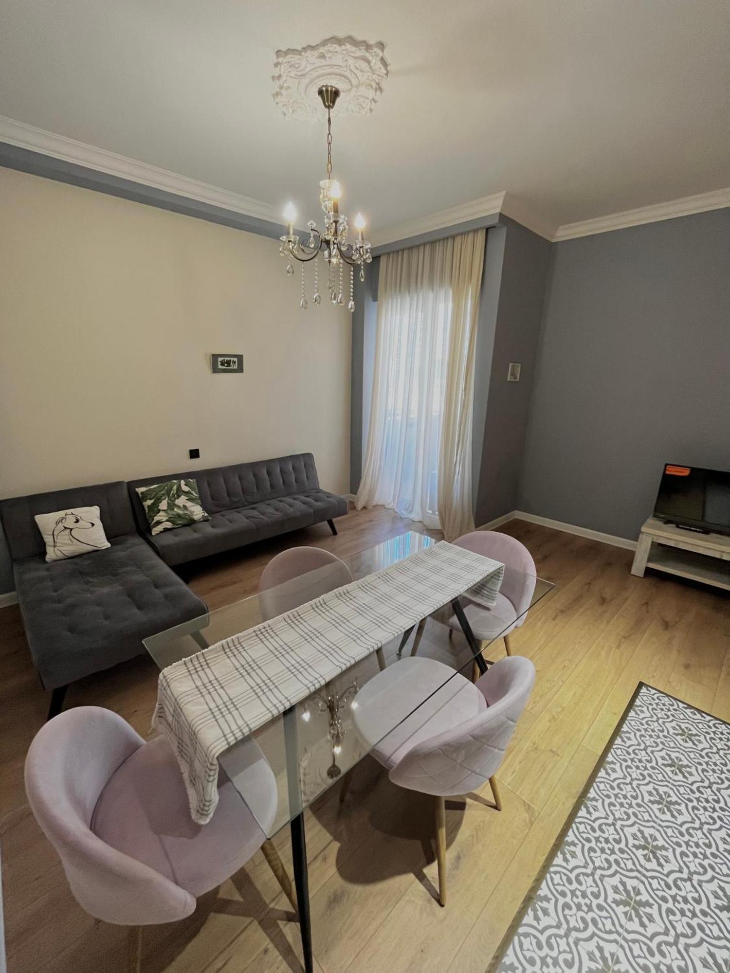 To The Mood Apartment Tbilisi Bagian luar foto